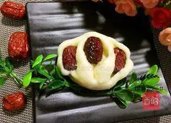 Illustration of how to make Yuanbao red date rolls 9