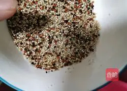 Peach Gum Quinoa Porridge Recipe Illustration 6