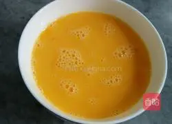 Illustration of how to make leek, egg and shrimp box 4