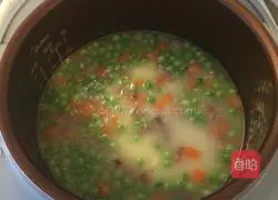 Illustration of how to make braised sausage and bean rice 8