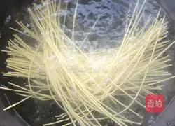 Illustration of how to make spicy cold noodles 2