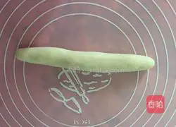 Illustration of how to make vegetarian spring rolls 1