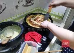 Illustration of how to make pancakes at home 13