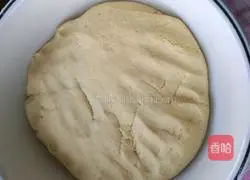 Illustration of how to make sweet steamed buns with milky red dates and dried fruits 4