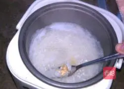 Walnuts Illustration of how to make porridge 3