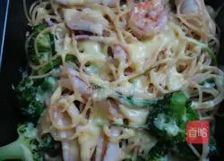 Illustration of how to make seafood pasta 12