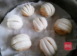 Illustration of how to make sesame sauce and milk-flavored flower rolls 20