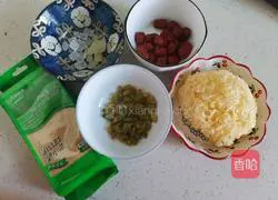  Illustration of how to make red dates, white fungus and millet porridge 1