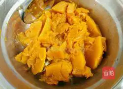 Illustration of how to make pumpkin hair cake 1