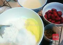 Cornmeal Illustration of how to make red date hair cake 1