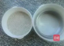 Illustration of how to make steamed buns with black bean noodles 1