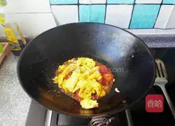 Illustration of how to make tomato scrambled egg rice bowl 5