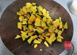 Illustration of how to make pumpkin, candied dates and rice porridge 2