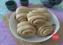 Illustration of how to make salt and pepper rolls 10