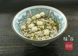 Illustration of how to make mung bean and barley porridge 2