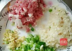 Illustration of how to make rice noodles across the bridge 3