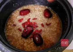 Rose, brown sugar and wolfberry beauty porridge (menstrual conditioning) illustration 13