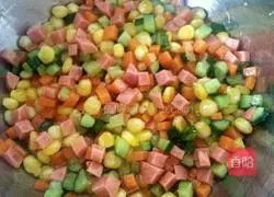 Illustration of how to make seaweed rice balls 3