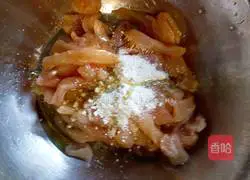 Illustration of how to make braised noodles with shredded chicken and beans 2