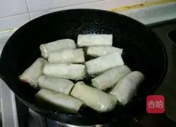 Illustration of how to make three-silk spring rolls 5