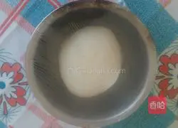 Illustration of how to make milk and chive oil flower rolls 4