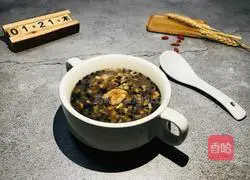 Illustration of how to make oatmeal, black sesame and walnut porridge 8