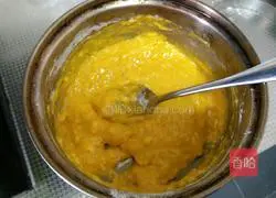 Pumpkin Egg Pancake Recipe Illustration 4