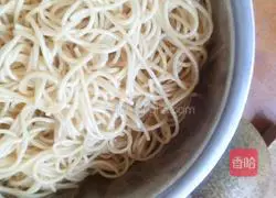 Illustration of spicy and sour cold noodles 16