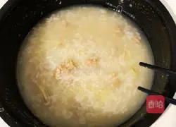 Illustration of how to make preserved egg and lean meat porridge 6