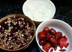 Illustration of making multi-grain porridge 3