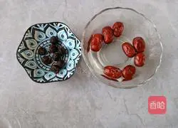 Illustration of how to make red dates, longan and eight-treasure porridge 3