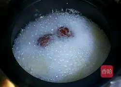 Illustration of how to make red dates, millet and pumpkin porridge 5