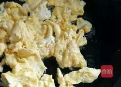 Illustration of how to make pot helmets with spicy food 3