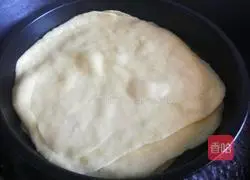 Illustration of how to make spring roll wrappers 8