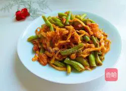 Illustration of how to make braised beans and noodles in iron pot 19