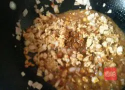 Rice noodles and meat sauce recipe 9