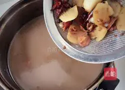 Illustration of how to make braised pork ribs with rice 8