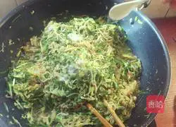 Illustration of making spring rolls in June 8