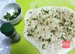 Illustration of how to make salt and pepper rolls 8