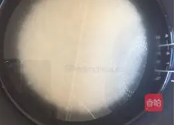 Illustration of how to make purple sweet potato and yam porridge 1