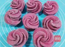 Illustration of how to make rose rolls 7