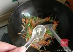 Illustration of how to make stir-fried pasta 7