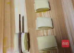 Pumpkin flower roll.Illustration of how to make it 6