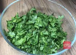 Illustration of how to make chrysanthemum chrysanthemum minced meat and millet porridge 3