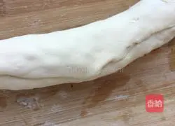 Illustration of how to make the green onion and ham rolls 8