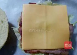 Illustration of how to make bacon cheeseburger 13