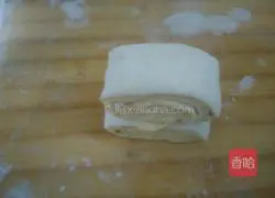 Illustration of how to make two-color pumpkin rolls 10