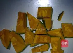 Illustration of how to make chestnut, pumpkin, sweet potato and millet porridge 4