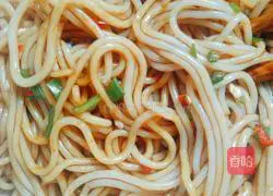 Illustration of how to make cold rice noodles 3