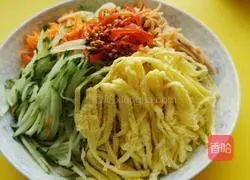 Illustration of how to make sesame sauce colorful cold noodles 10